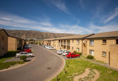 Apartment / Flat For Rent in Central, Gordons Bay
